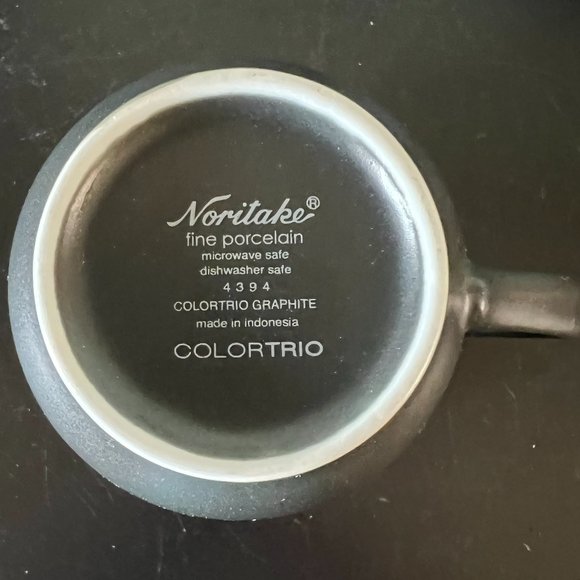 Set of 4 Noritake Colortrio Graphite Fine Porcelain Mugs Cups Matte Finish - Picture 7 of 8